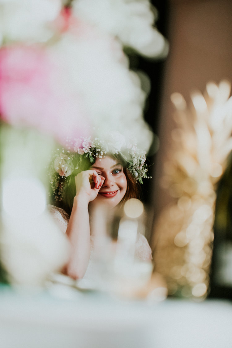 Tropical DIY Moon Photo Booth Wedding https://photo.shuttergoclick.com/
