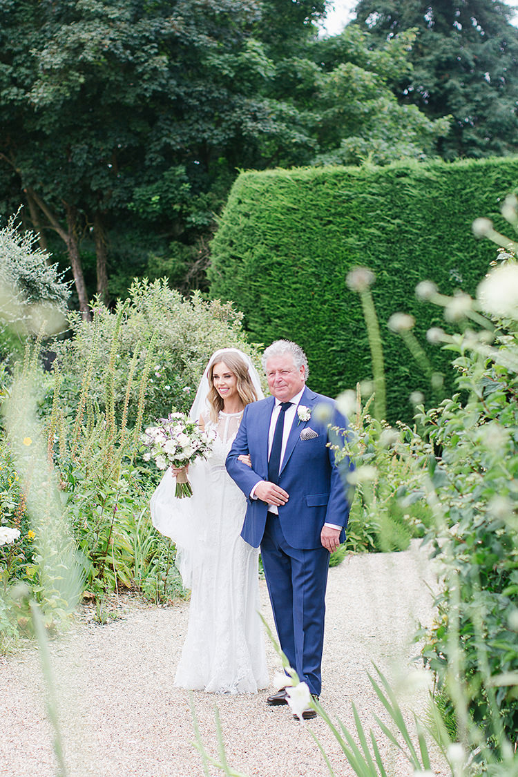 Understated Elegance Greenery Natural Wedding Gaynes Park Essex http://ilariapetrucci.co.uk/