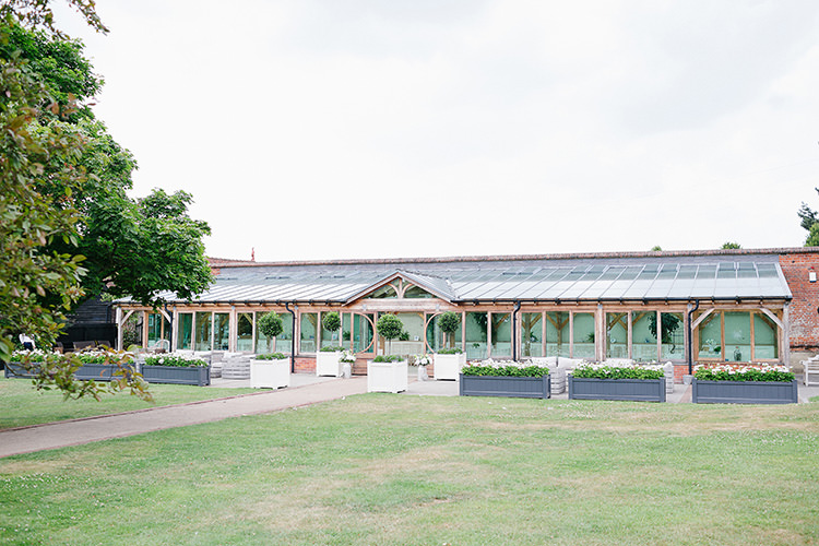 Understated Elegance Greenery Natural Wedding Gaynes Park Essex http://ilariapetrucci.co.uk/