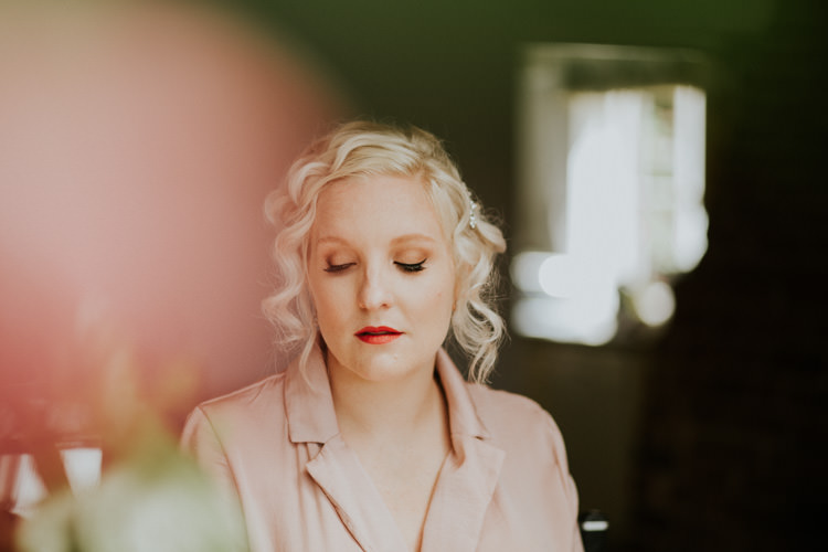 Field Outdoor Garden Hippie Summer Bridal Prep Morning Make Up Vintage | Happy Outdoor Forest Mustard Yellow Wedding http://suzi-photography.com/