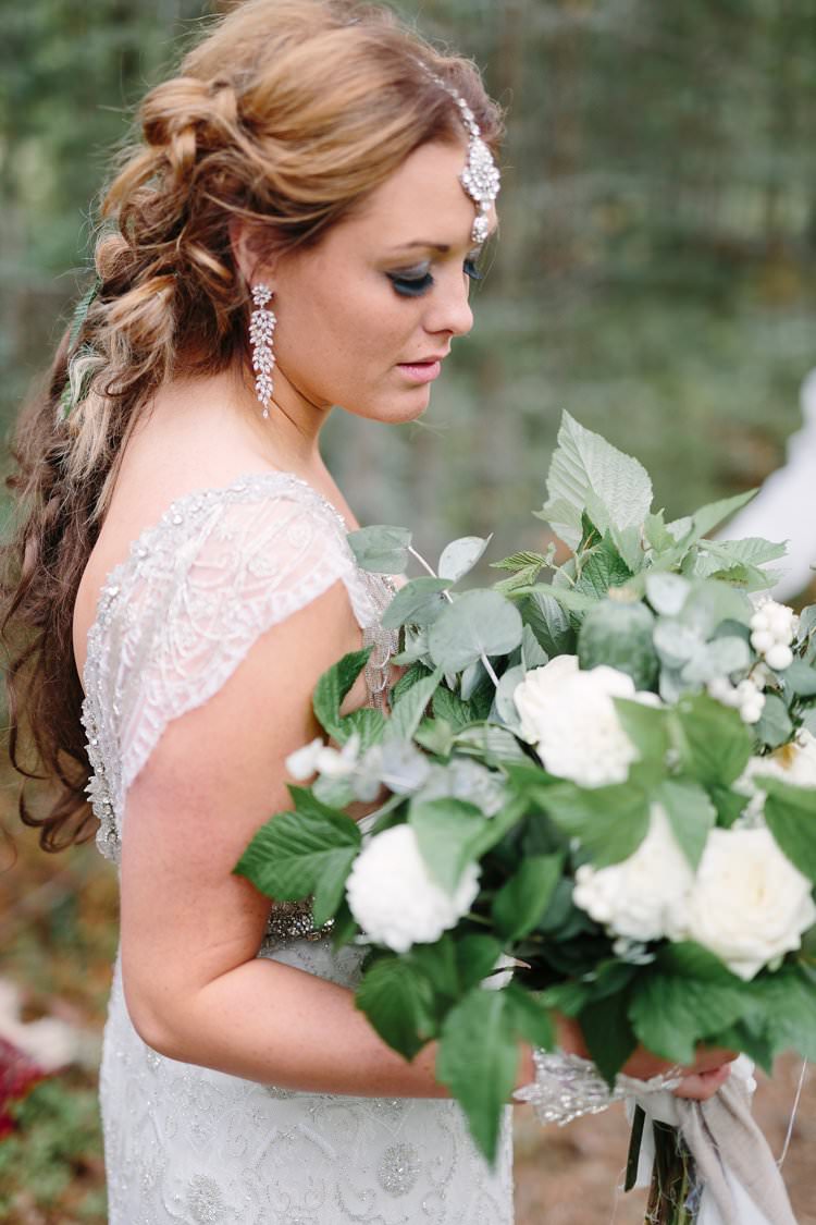 Bride Forest Wilderness Outdoor Boho Nature Headpiece White Green Foliage Bouquet | Bohemian Luxe Greenery White Wedding Ideas Sweden http://www.lindapauline.se/