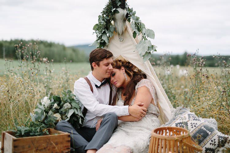 Bride Groom Forest Field Farm Wilderness Outdoor Boho Nature Tipi Antlers Cushion | Bohemian Luxe Greenery White Wedding Ideas Sweden http://www.lindapauline.se/