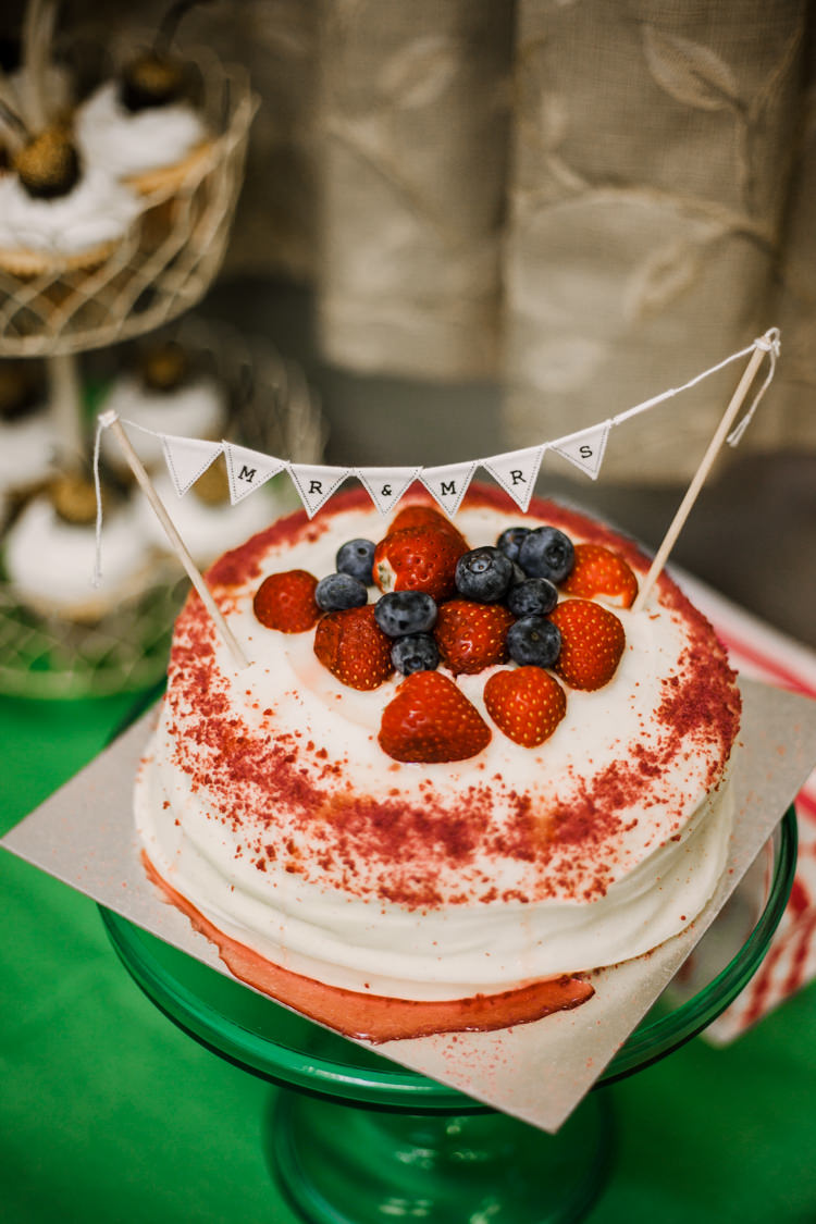 Fun DIY Wedding New Walk Museum Leicester https://www.daniellefrancescaphotography.com/