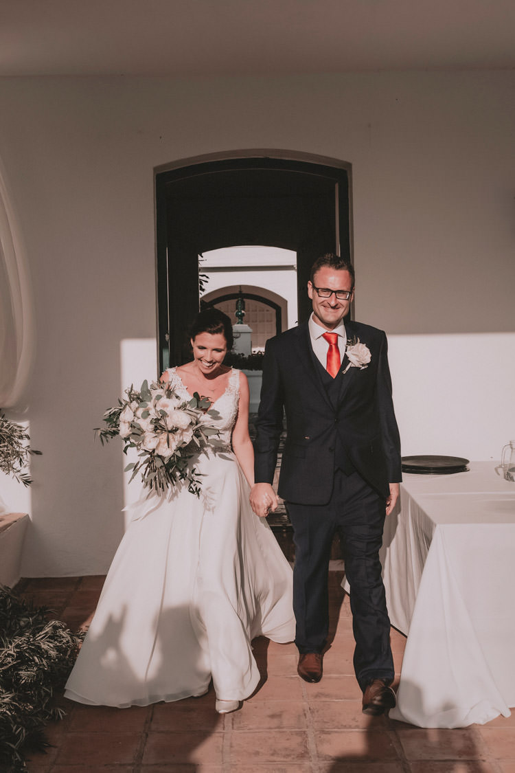 Outdoor Fields Garden Villa Italy Rustic Natural Vineyard Orchard Bride Groom White Greenery Bouquet | Sage Green Mediterranean Destination Wedding Spain https://www.kinoortega.com/