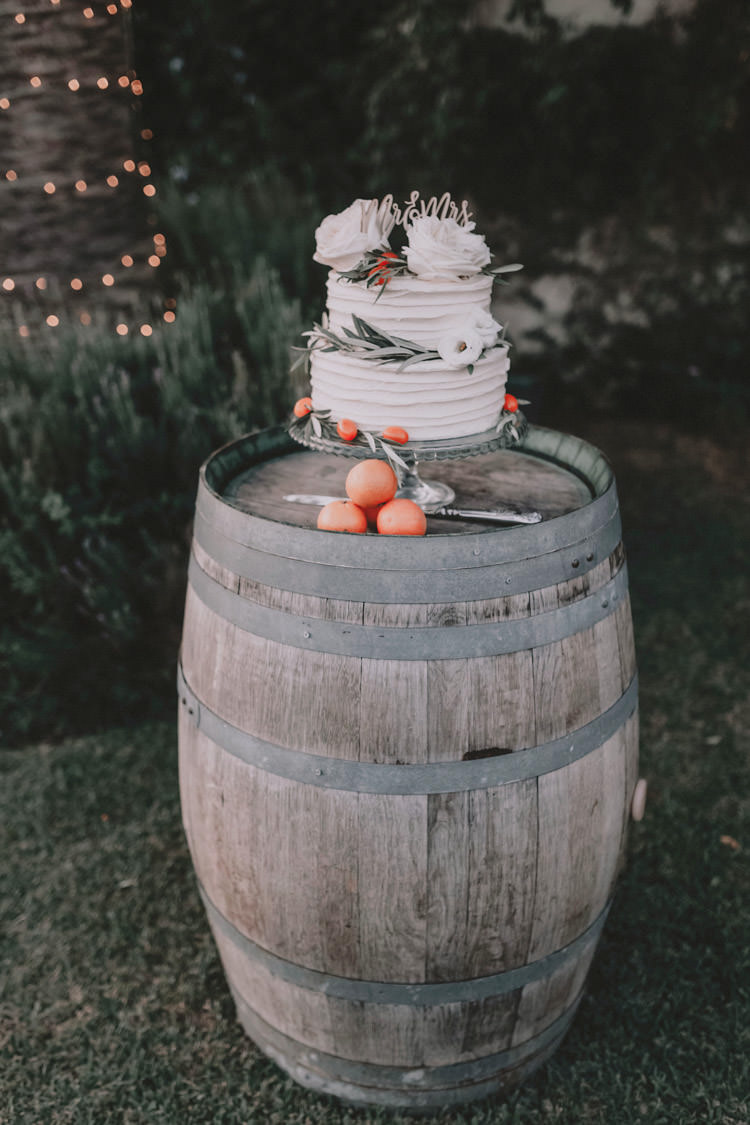 Outdoor Fields Garden Villa Italy Rustic Natural Vineyard Orchard Bride Groom Cake Oranges Olive Branches | Sage Green Mediterranean Destination Wedding Spain https://www.kinoortega.com/