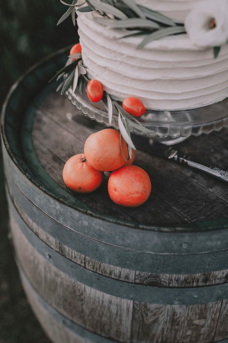 Outdoor Fields Garden Villa Italy Rustic Natural Vineyard Orchard Bride Groom Cake Oranges Olive Branches | Sage Green Mediterranean Destination Wedding Spain https://www.kinoortega.com/