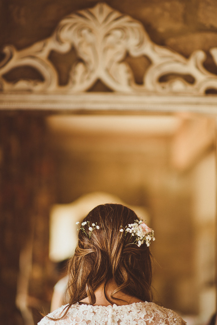 Hair Bride Bridal Flowers Rustic Relaxed Woodsy Alnwick Treehouse Northumberland Wedding http://www.mattpenberthy.com/