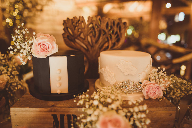 Cakes Rustic Relaxed Woodsy Alnwick Treehouse Northumberland Wedding http://www.mattpenberthy.com