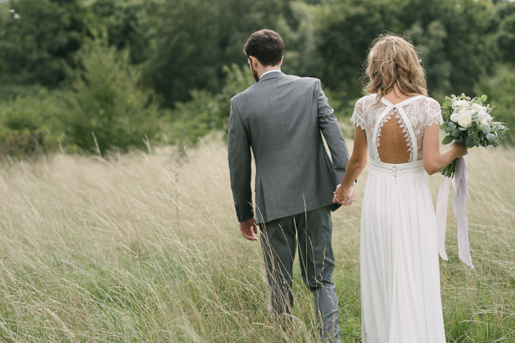 Relaxed Bohemian Summer Meadow Wedding https://karibellamy.com/