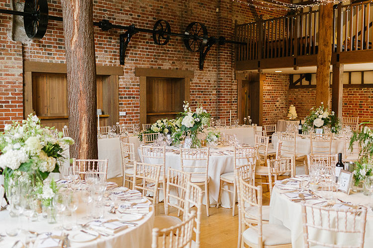 Understated Elegance Greenery Natural Wedding Gaynes Park Essex http://ilariapetrucci.co.uk/