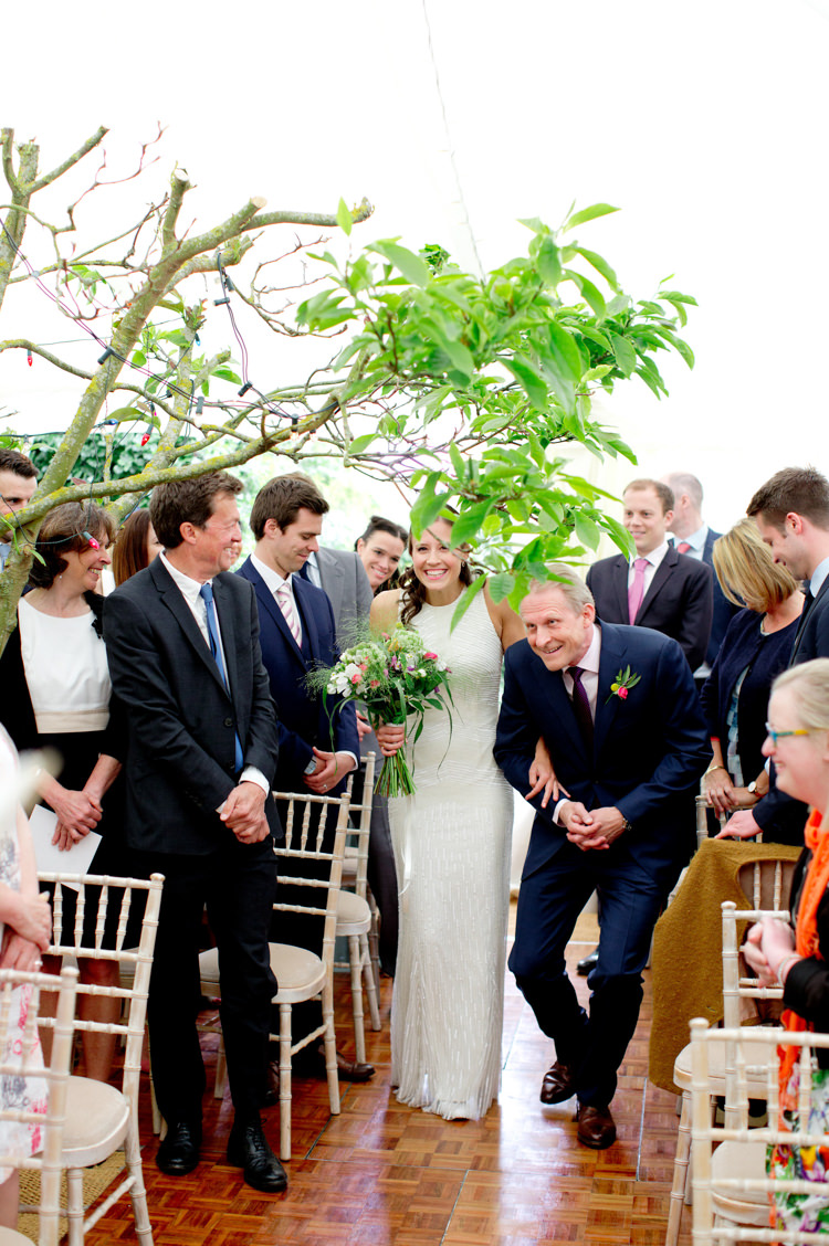 Modern Simple Colourful Garden Wedding http://www.helencawte.com/