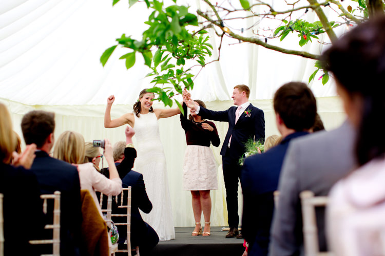 Modern Simple Colourful Garden Wedding http://www.helencawte.com/