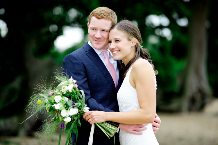Modern Simple Colourful Garden Wedding http://www.helencawte.com/