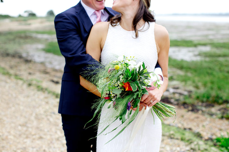 Modern Simple Colourful Garden Wedding http://www.helencawte.com/