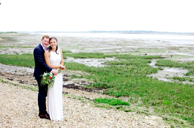 Modern Simple Colourful Garden Wedding http://www.helencawte.com/