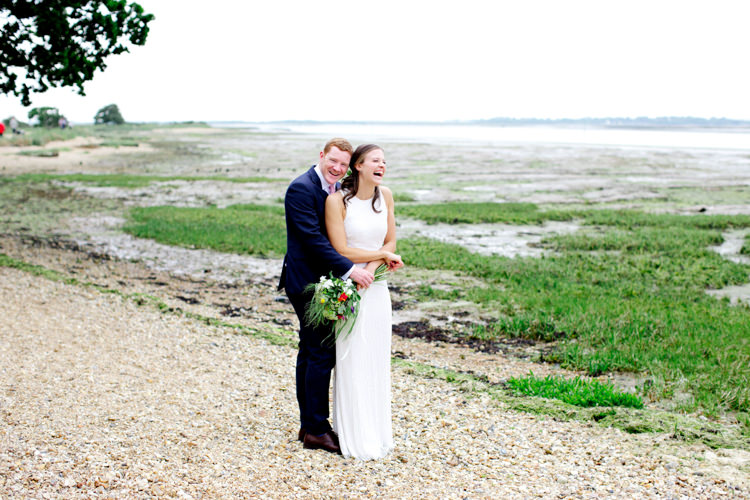 Modern Simple Colourful Garden Wedding http://www.helencawte.com/