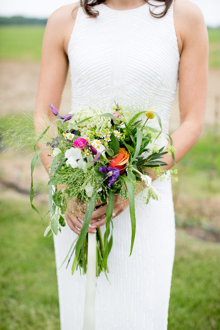 Bouquet Flowers Bride Bridal Greenery Foliage Daisy Sweet Pea Modern Simple Colourful Garden Wedding http://www.helencawte.com/