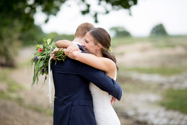 Modern Simple Colourful Garden Wedding http://www.helencawte.com/