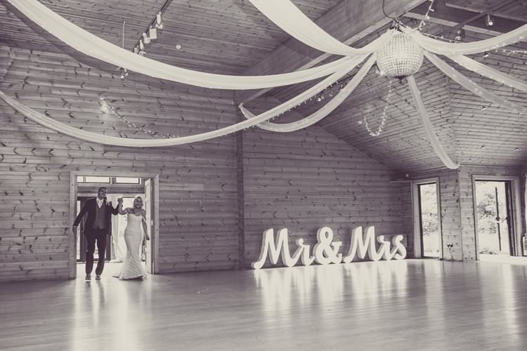 Greenery White Contemporary Wedding Styal Lodge Cheshire http://hayleybaxterphotography.com/