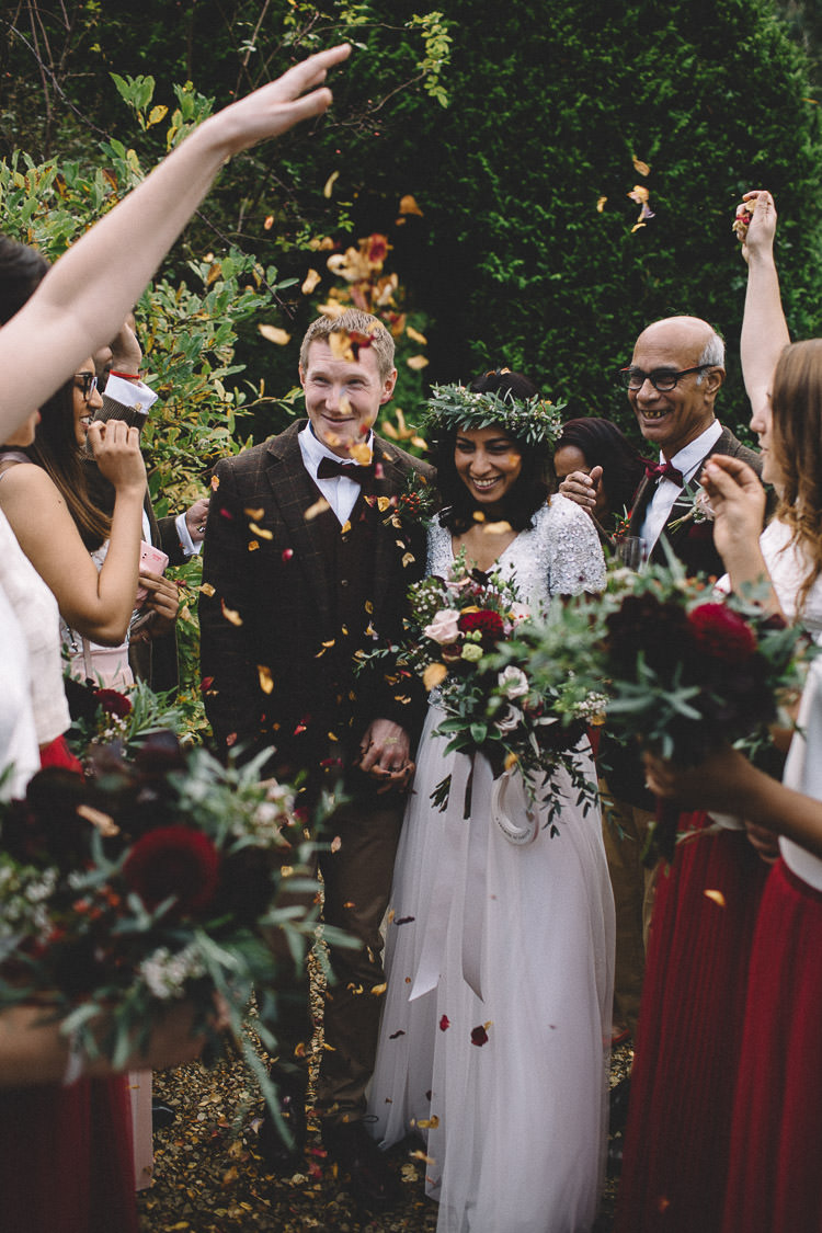 Confetti Throw Autumn Woodland Wedding Woodlands Lodge New Forest http://carrielaversphotography.co.uk/