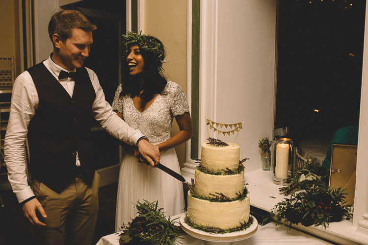 Buttercream Cake Autumn Woodland Wedding Woodlands Lodge New Forest http://carrielaversphotography.co.uk/