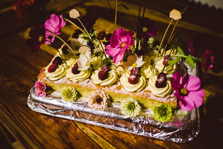 Victoria Sponge Cake Floral Flowers Buttercream Woodland Organic Farm Shop Wedding Gloucestershire https://www.edgodden.co.uk/
