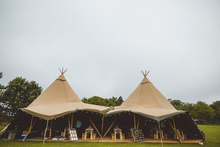 Relaxed Country Tipi Yellow Wedding Hampshire https://photography34.co.uk/