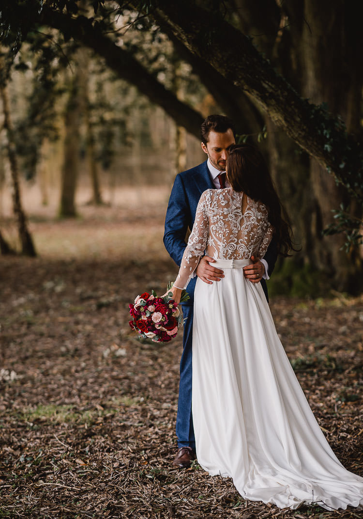 Raucous Artistic Wintry Wedding Voewood Norfolk https://www.luisholden.com/