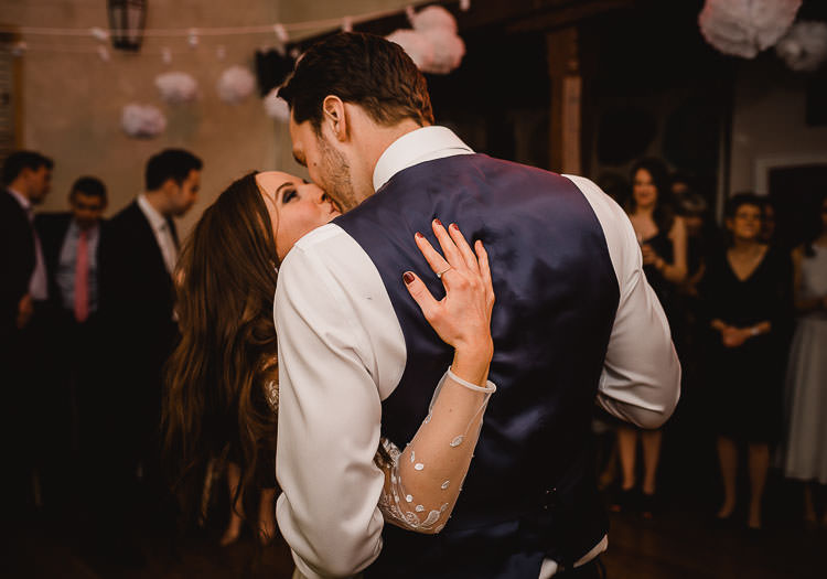 Raucous Artistic Wintry Wedding Voewood Norfolk https://www.luisholden.com/