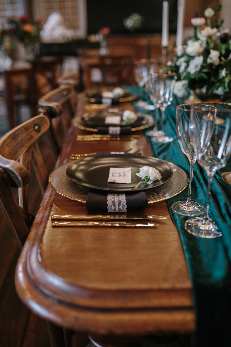 Black Plates Gold Chargers Cutlery Place Names Calligraphy Card Luxe Industrial Velvet Wedding Ideas https://jessypapasavvaphotography.com/