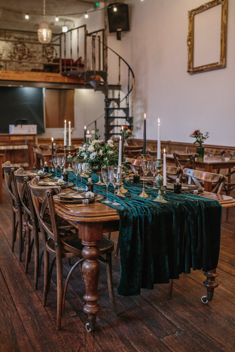 Tablescape Decor Tables Long Candlesticks Gold Green Runners Luxe Industrial Velvet Wedding Ideas https://jessypapasavvaphotography.com/
