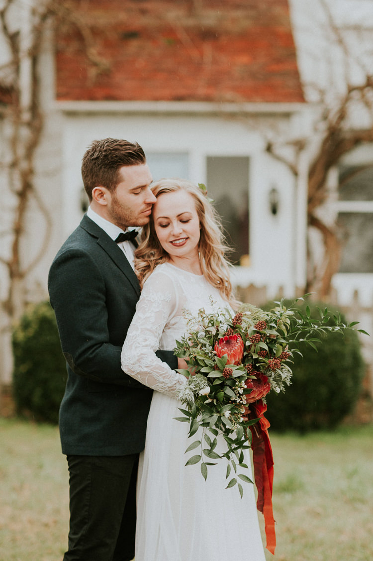 Moody Jewel Tone Velvet Wedding Ideas Sanctum On The Green https://www.hannahmcclunephotography.com/