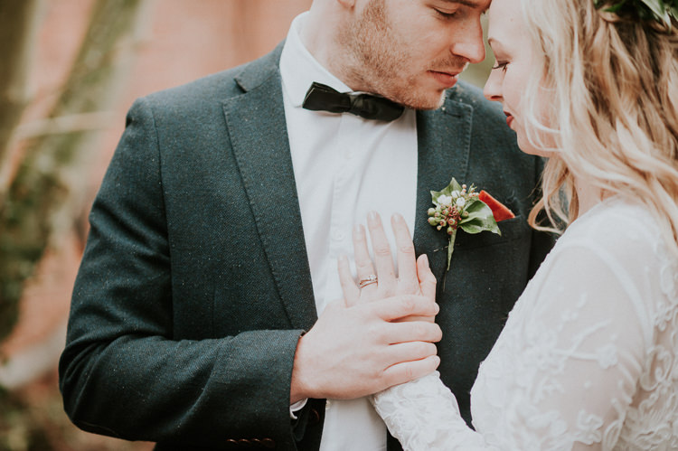 Moody Jewel Tone Velvet Wedding Ideas Sanctum On The Green https://www.hannahmcclunephotography.com/