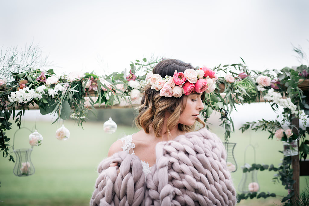 Giant Knit Blanket Bride Bridal Lapstone Barn Wedding Ideas Cotswolds Katie Hamilton Photography