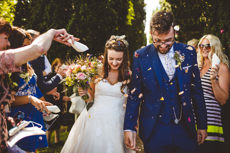 Confetti Throw Rustic Relaxed Farm Wedding Photography34