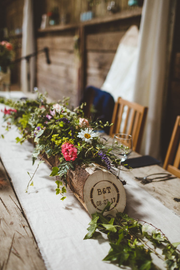 Table Decor Centrepiece Log Personalised Flowers Runner Rustic Relaxed Farm Wedding Photography34