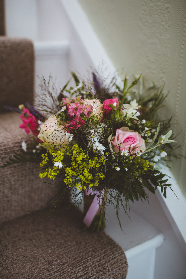 Bouquet Flowers Bride Bridal Rose Daisy Rustic Relaxed Farm Wedding Photography34