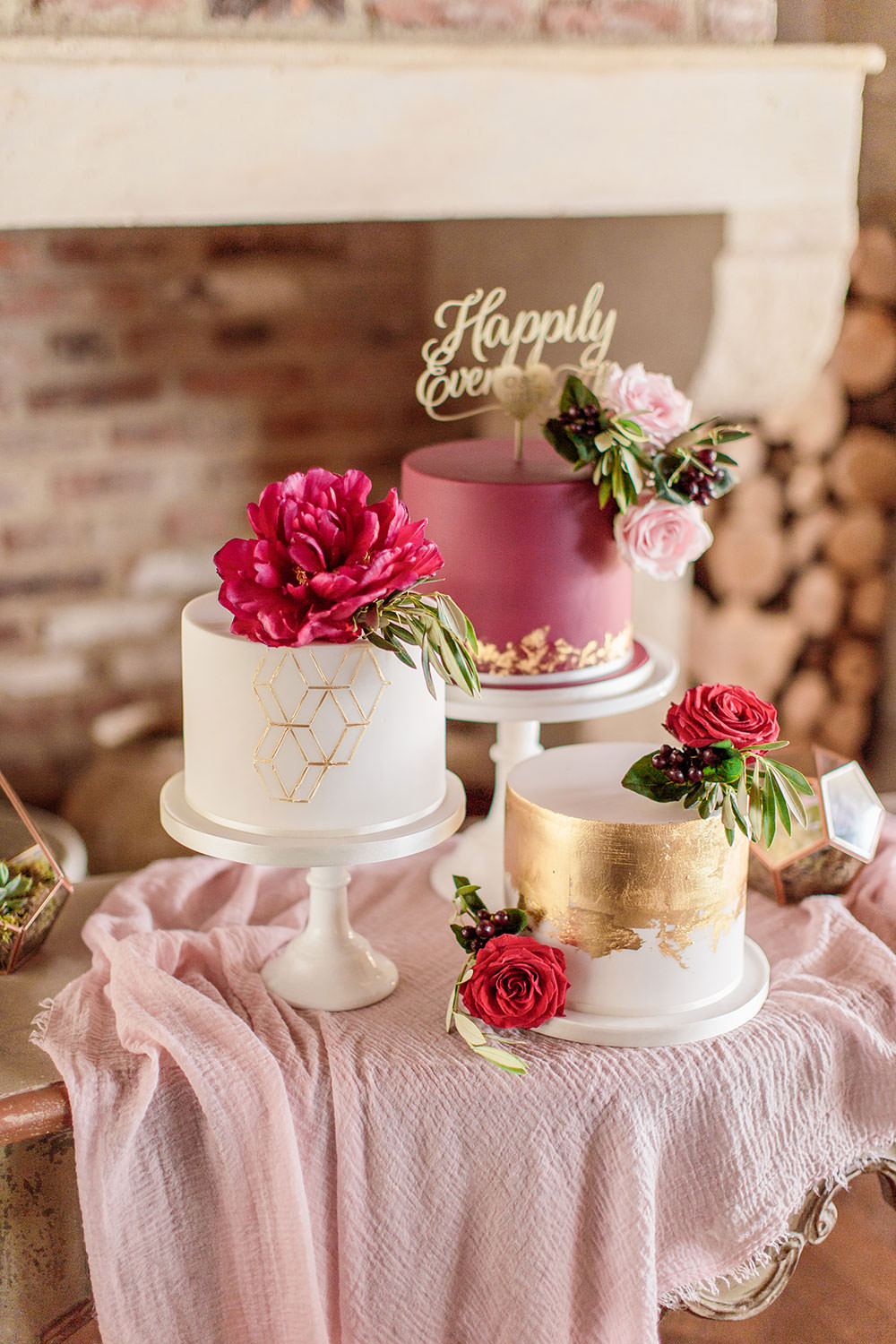 Plum Burgundy Red Cakes Metallic Floral Silk Table Cloth Pink Marsala Gold Wedding Carn Patrick Photography