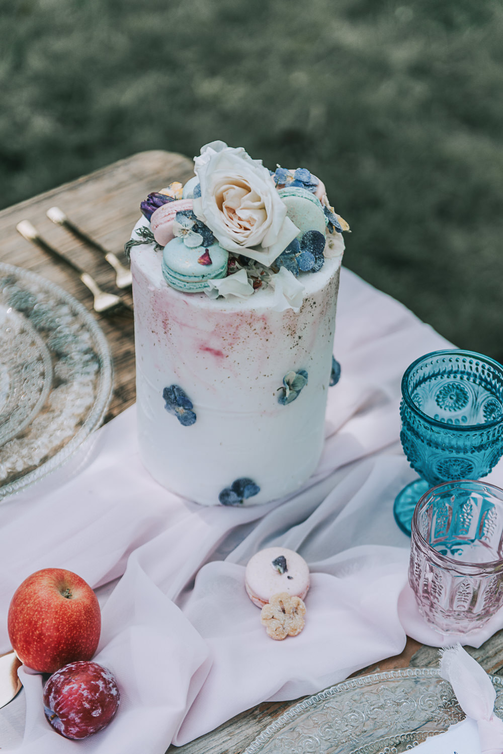 Cake Airbrush Petals Flowers Floral Macaron Buttercream River Romance Wedding Ideas Mindy Coe Photography