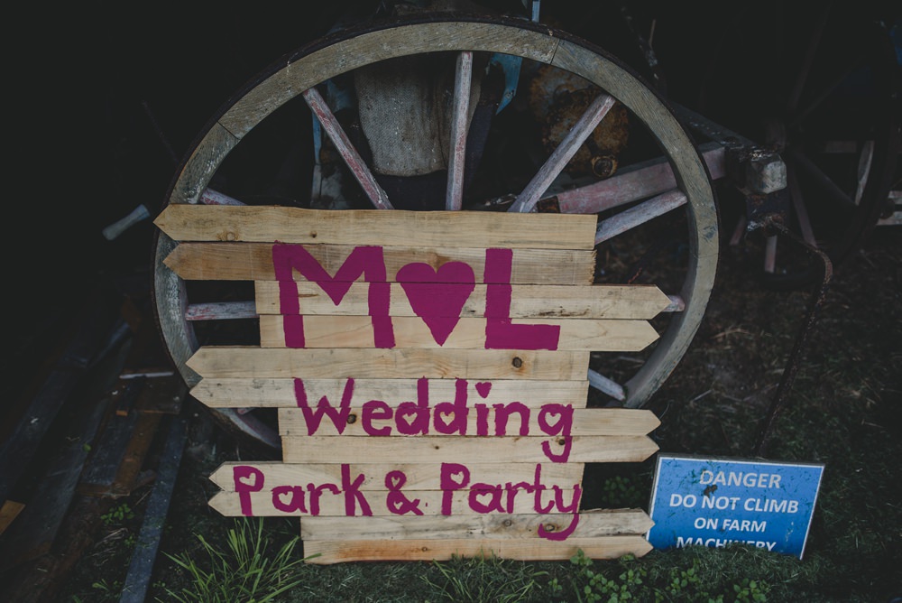 Rustic Wooden Sign Welcome Rustic Barn Wedding Georgia Rachael Photography
