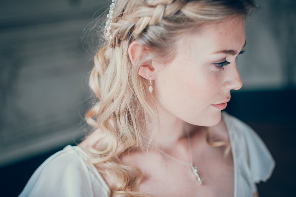 Choose Wedding Hair Style Advice Help