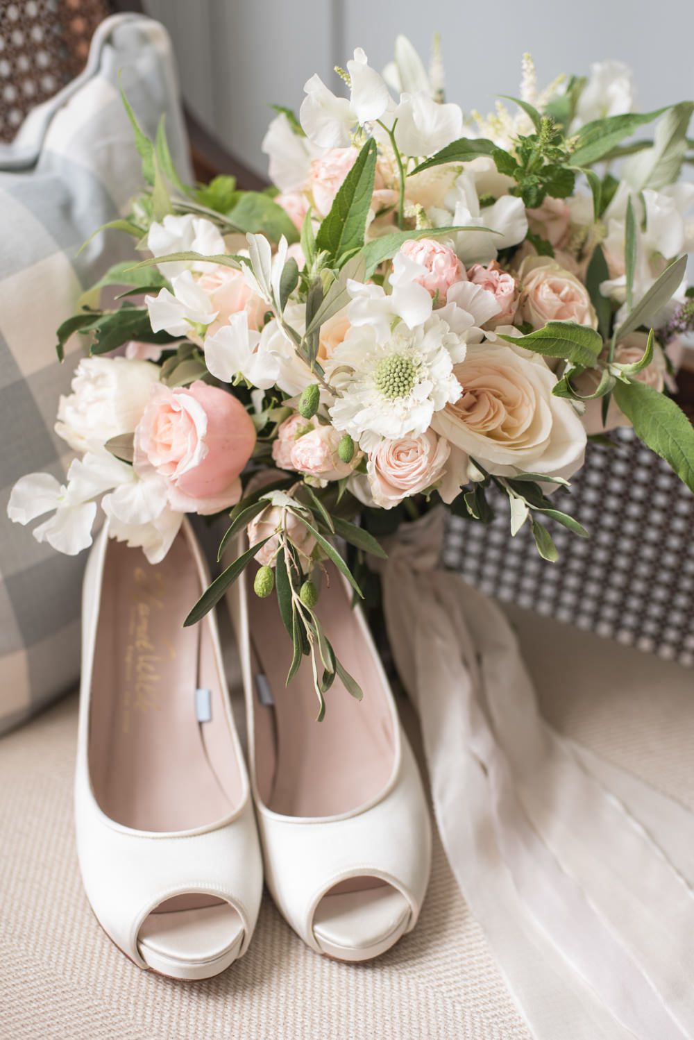 Bouquet Flowers Bride Bridal Blush Pink White Dahlia Cafe Au Lait Rose Sweet Peas Tythe Barn Priston Mill Wedding Eleanor Jane Photography