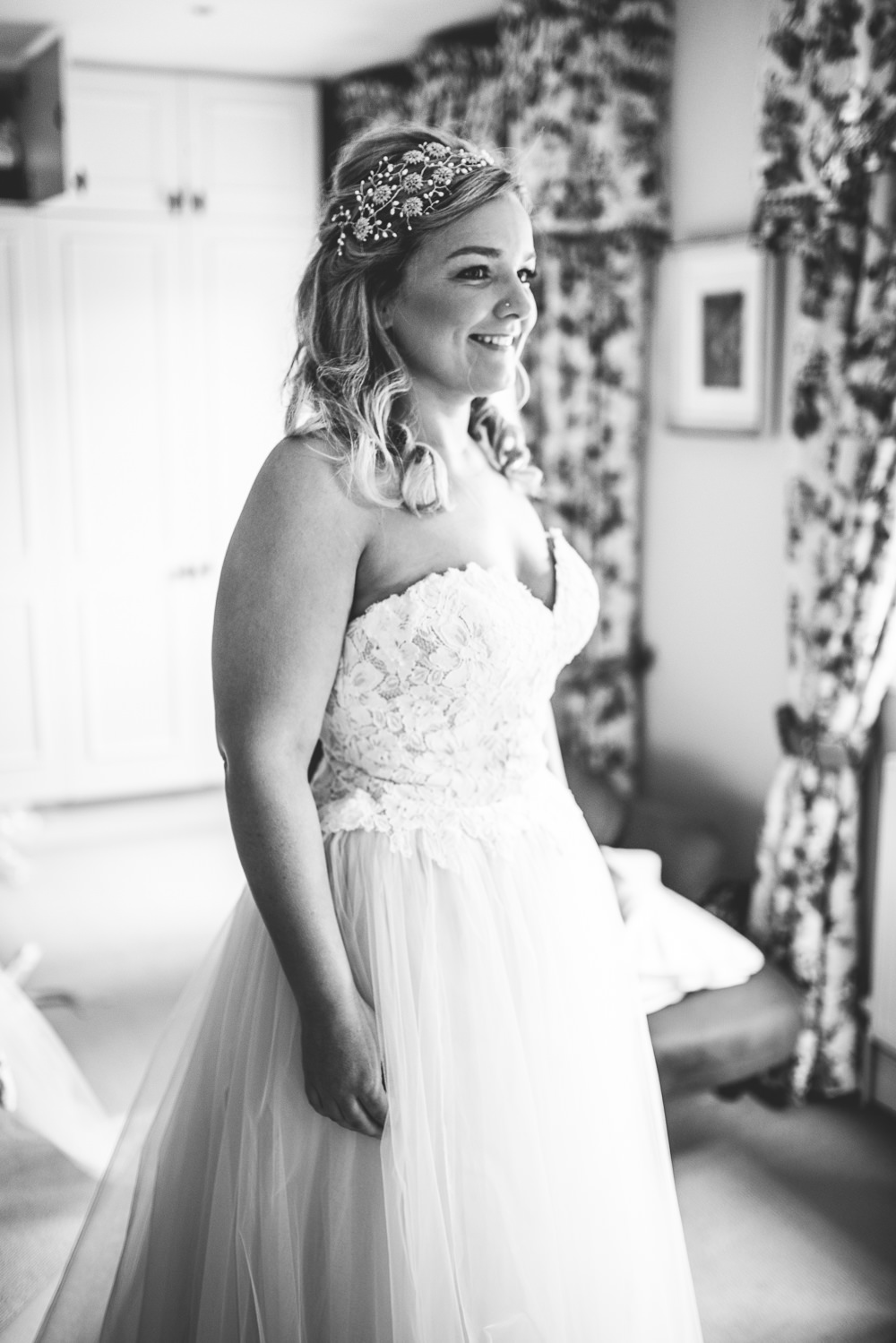 Enzoani Dress Gown Bride Bridal Tulle Skirt Lace Bodice Strapless Sweetheart Botanical Country Wedding Jenna Woodward Photography