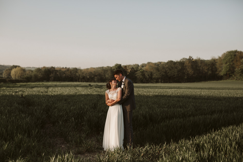 Travel Wine Inspired Rustic Outdoor Natural Farm Field Countryside Bride Groom Sunset Romantic Portraits | Farbridge Barn Wedding Jamie Dunn Photography