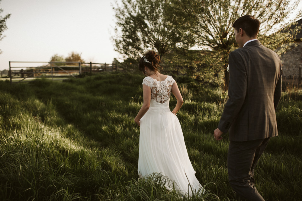 Travel Wine Inspired Rustic Outdoor Natural Farm Field Countryside Bride Groom Sunset Romantic Portraits | Farbridge Barn Wedding Jamie Dunn Photography