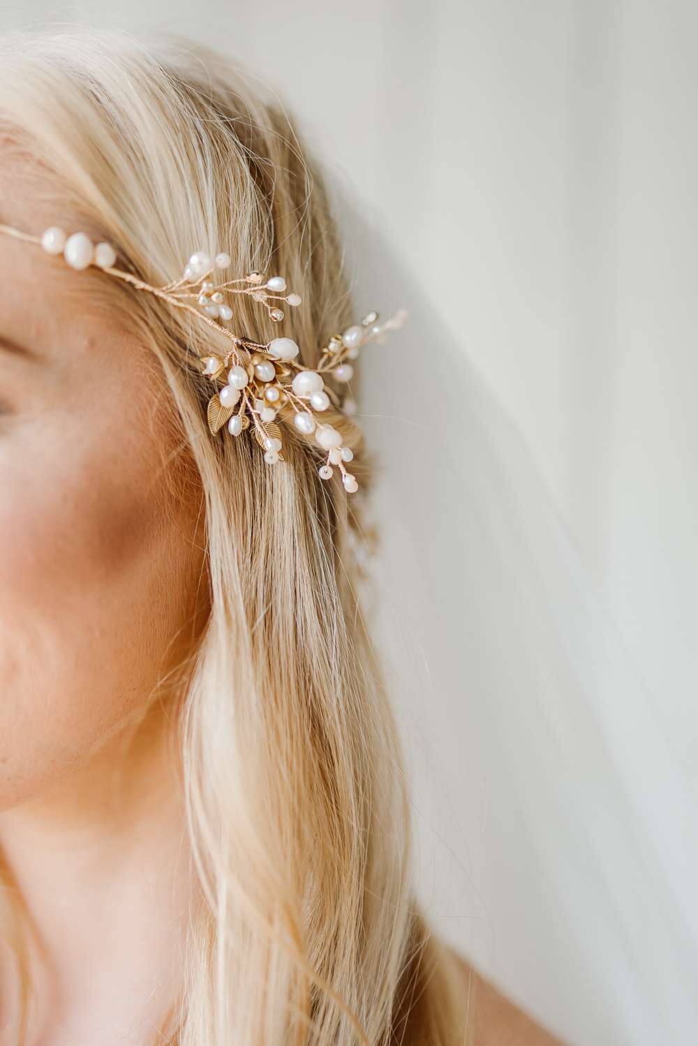 Haor Bride Bridal Accessory Gold Delicate Hairpiece Grey Violet Wedding Ideas Chloe Ely Photography