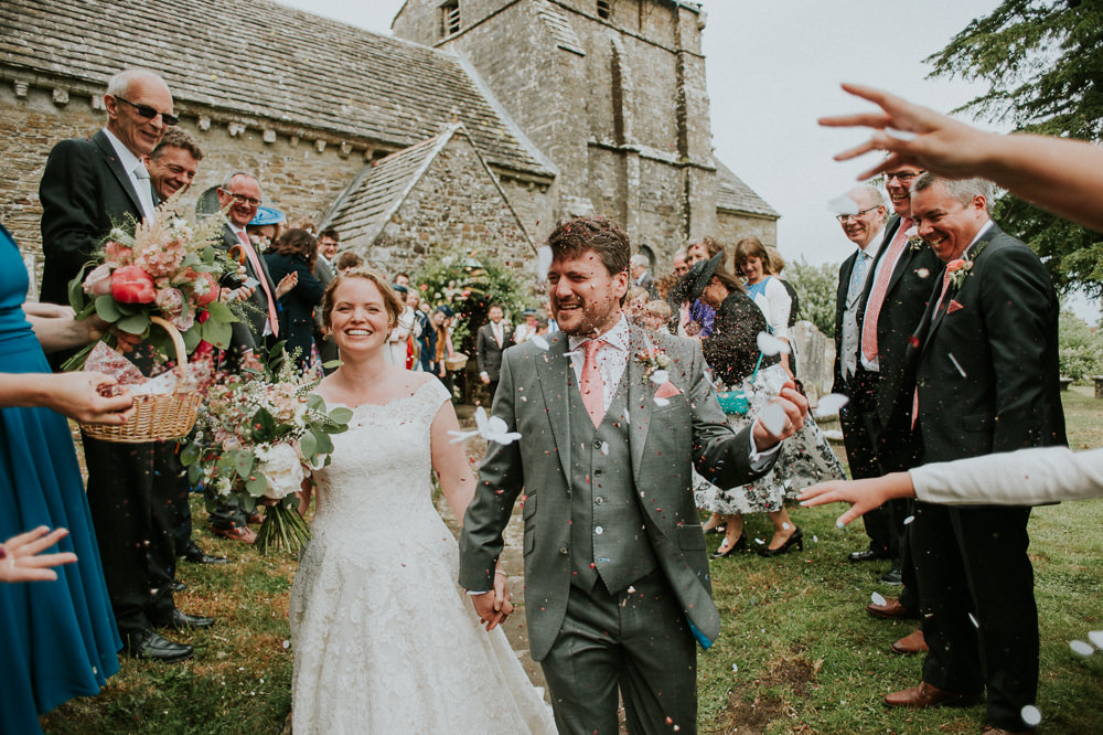 Confetti Throw Harry Warren House Wedding Big Bouquet Photography