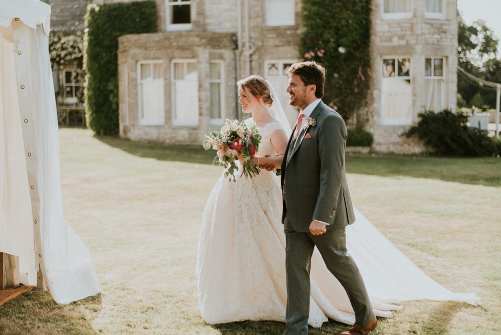 Harry Warren House Wedding Big Bouquet Photography