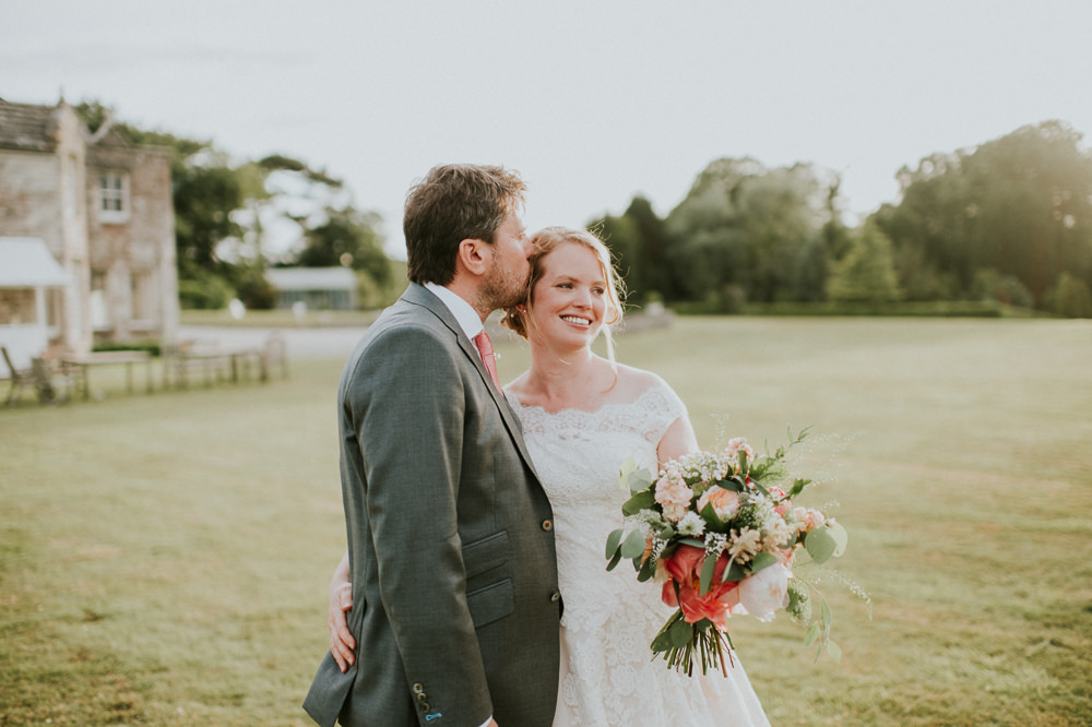 Harry Warren House Wedding Big Bouquet Photography