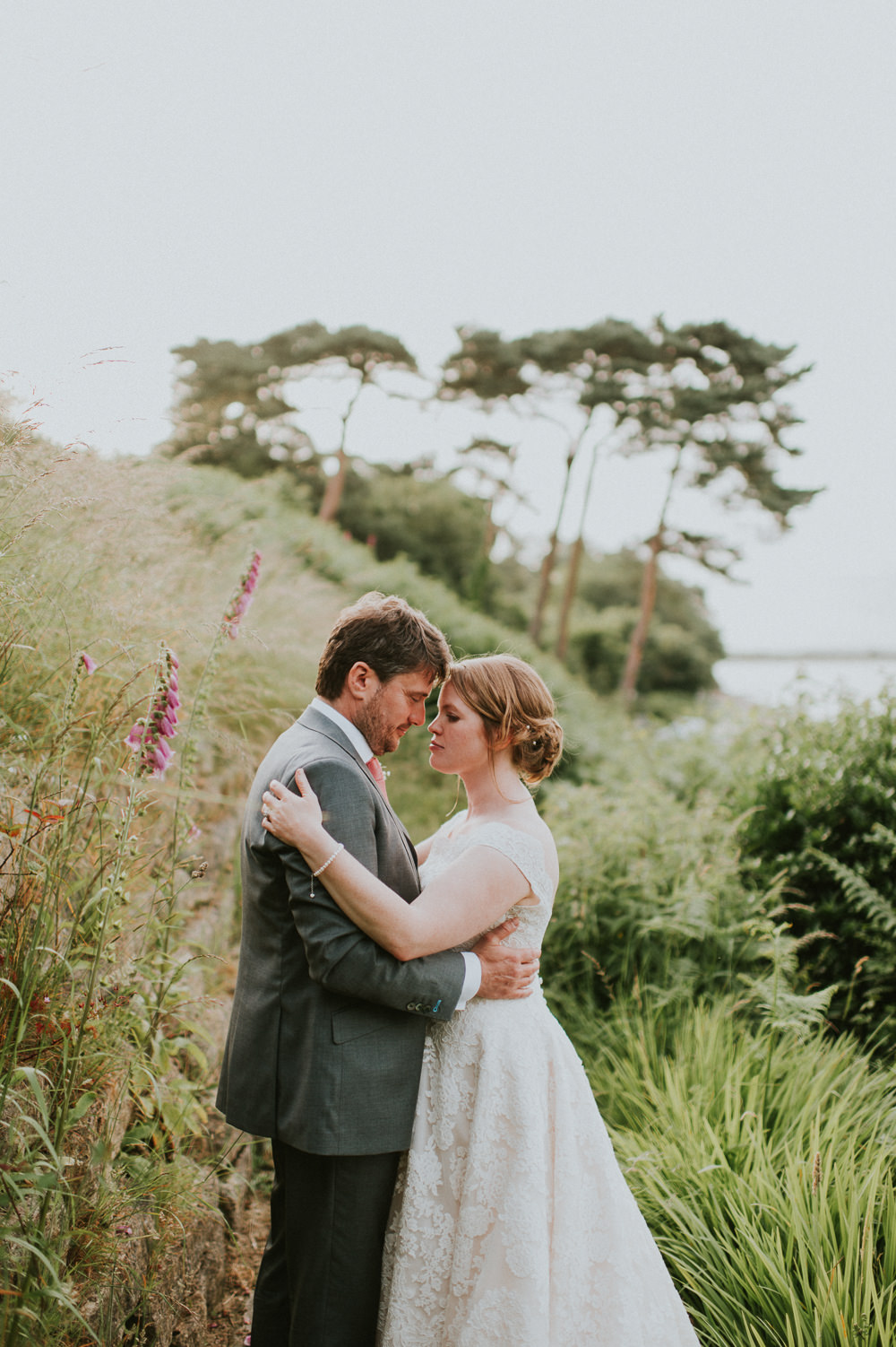 Harry Warren House Wedding Big Bouquet Photography